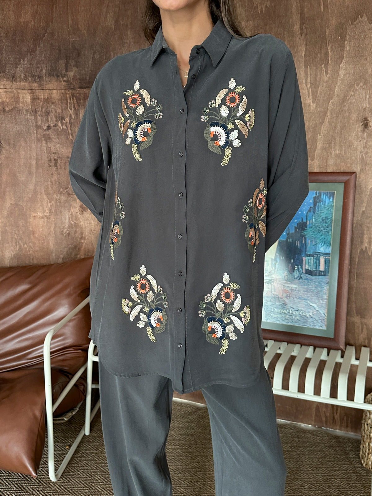 Çiçek İşlemeli Oversize Cupro Gömlek #2209