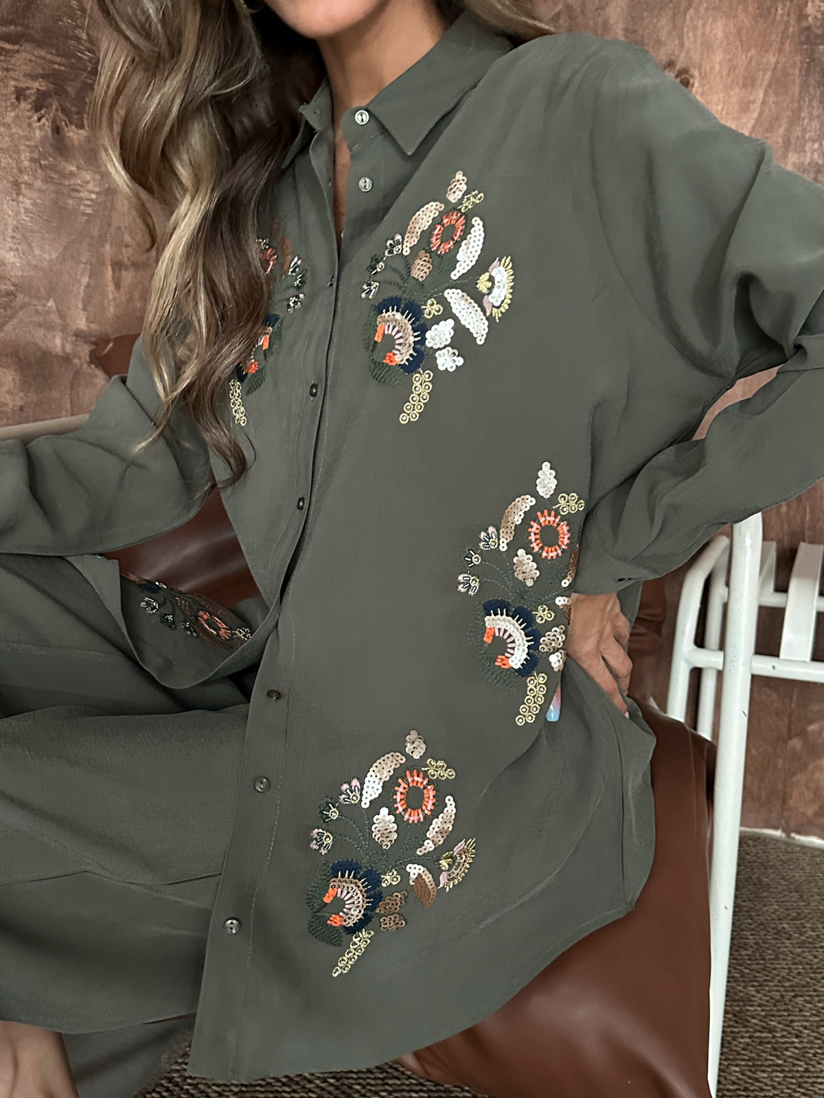 Çiçek İşlemeli Oversize Cupro Gömlek #2209