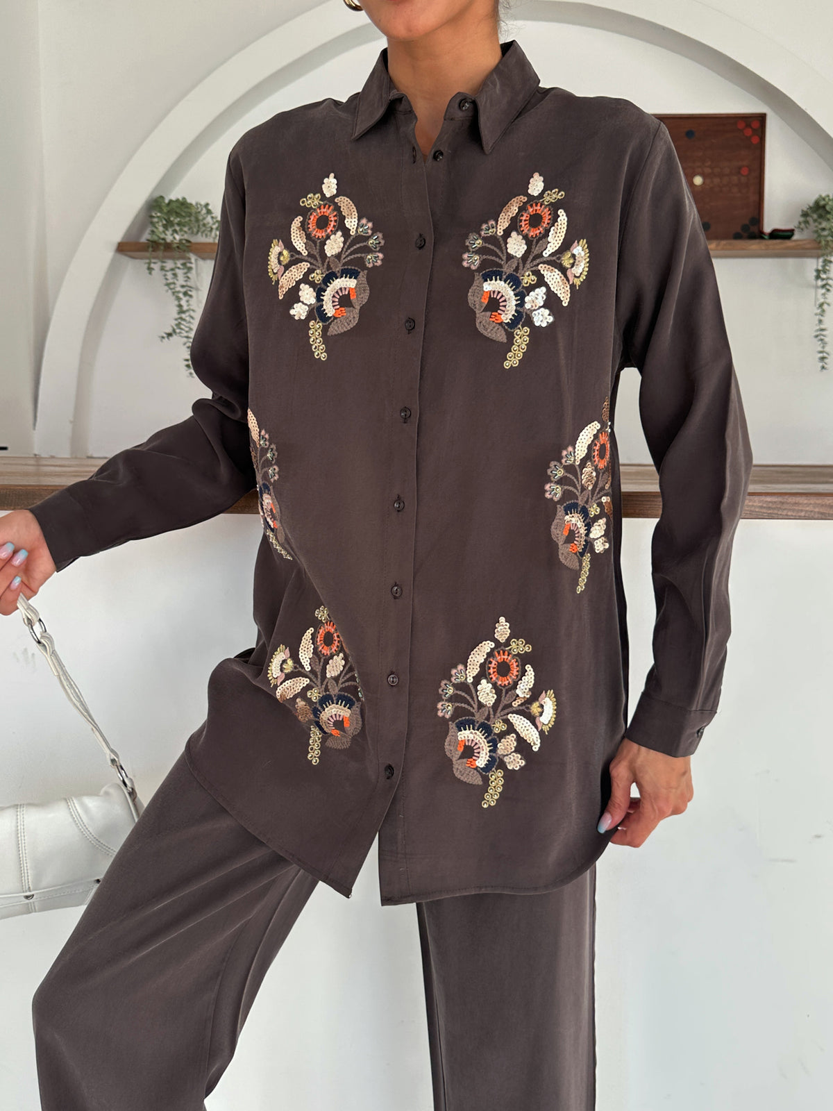 Çiçek İşlemeli Oversize Cupro Gömlek #2209